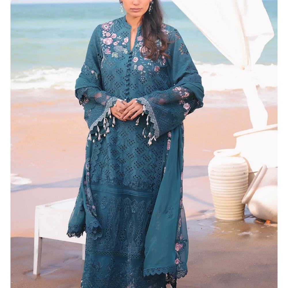 Pakistani brand new ready to wear imrozia size large